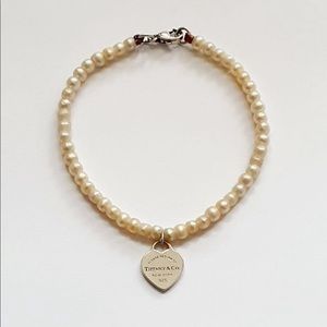 Authentic Tiffany Fresh Water Pearl with silver ❤️